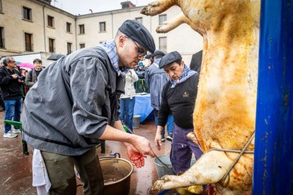 El Burgo de Osma celebra una auténtica cerdo experiencia