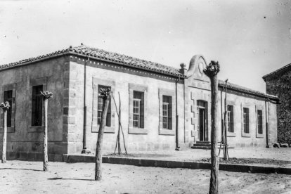 Antiguas escuelas de Garray 1920-40
