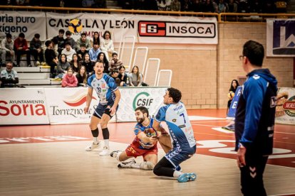 Los celestes pusieron todo el empeño en el duelo