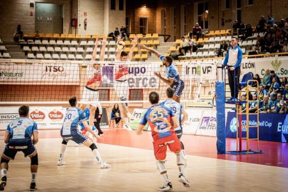 Los celestes pusieron todo el empeño en el duelo