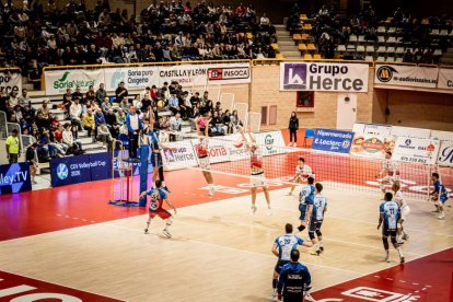 Los celestes pusieron todo el empeño en el duelo