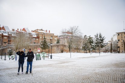 Acumulación de nieve en las calles y parques de Soria.