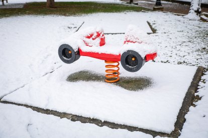 Acumulación de nieve en las calles y parques de Soria.