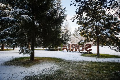 Acumulación de nieve en las calles y parques de Soria.