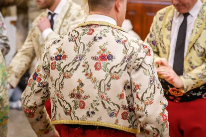 La tradición de Casarejos a golpe de palo y jotas.