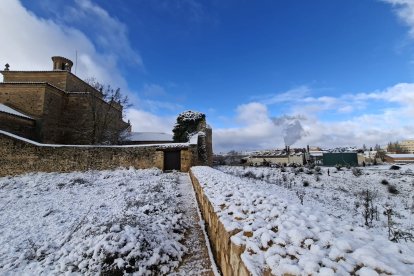 Acumulación de nieve en las calles y parques de Soria.