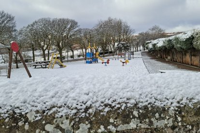 Acumulación de nieve en las calles y parques de Soria.