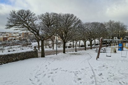 Acumulación de nieve en las calles y parques de Soria.