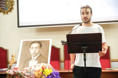 Acto por el Día del Holocausto con los IES Machado, Castilla y Recuerdo y Dignidad.