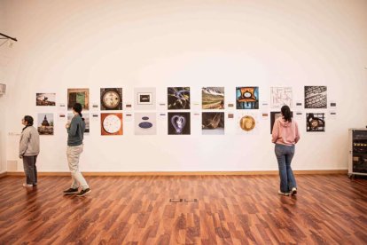 La Escuela de artes congrega obras de más de 50 artistas