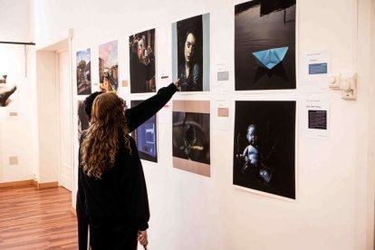 La Escuela de artes congrega obras de más de 50 artistas