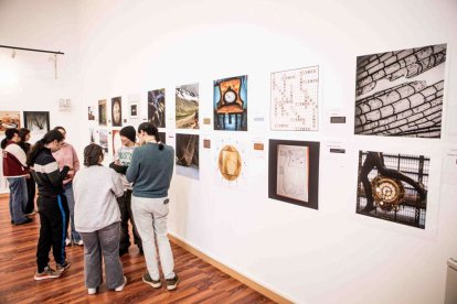 La Escuela de artes congrega obras de más de 50 artistas