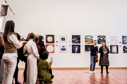 La Escuela de artes congrega obras de más de 50 artistas