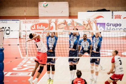El voleibol soriano sigue de dulce con el Grupo Herce