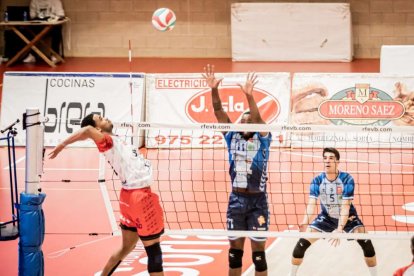 El voleibol soriano sigue de dulce con el Grupo Herce