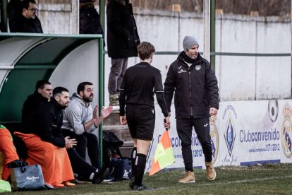 Las colegiales rompen una racha de dos derrotas consecutivas