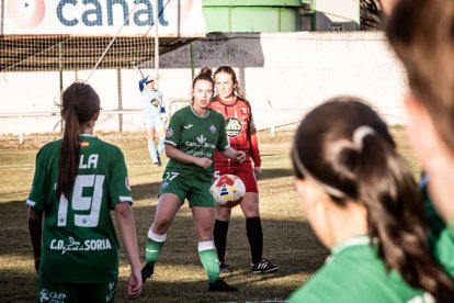 Las colegiales rompen una racha de dos derrotas consecutivas