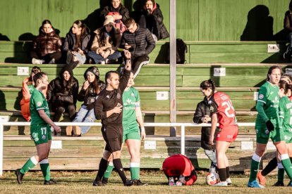 Las colegiales rompen una racha de dos derrotas consecutivas