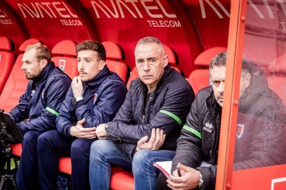 El equipo rojillo se aleja de las opciones de ascenso