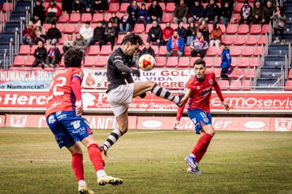 El equipo rojillo se aleja de las opciones de ascenso