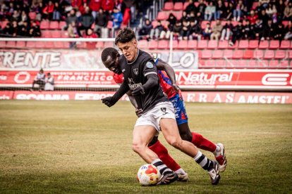 El equipo rojillo se aleja de las opciones de ascenso