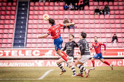 El equipo rojillo se aleja de las opciones de ascenso