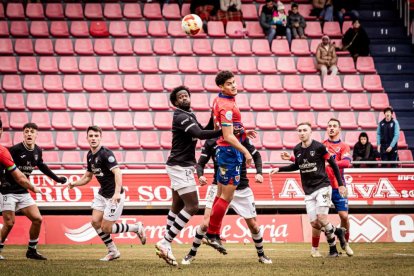 El equipo rojillo se aleja de las opciones de ascenso