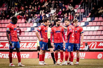 El equipo rojillo se aleja de las opciones de ascenso