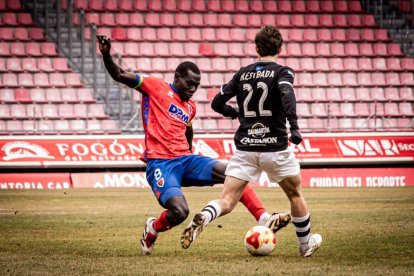 El equipo rojillo se aleja de las opciones de ascenso