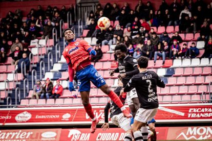 El equipo rojillo se aleja de las opciones de ascenso