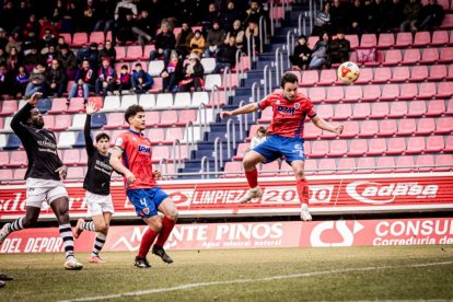 El equipo rojillo se aleja de las opciones de ascenso