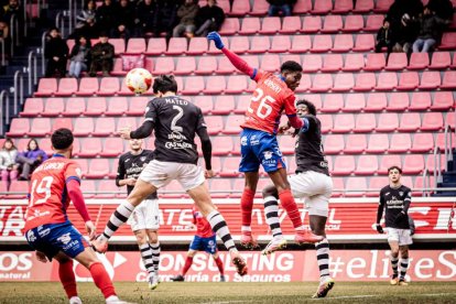 El equipo rojillo se aleja de las opciones de ascenso