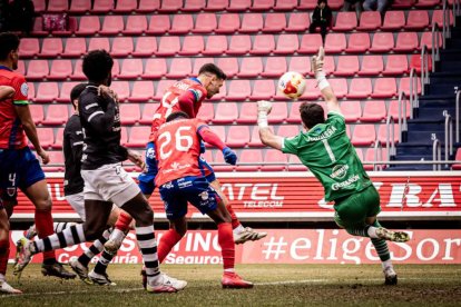 El equipo rojillo se aleja de las opciones de ascenso