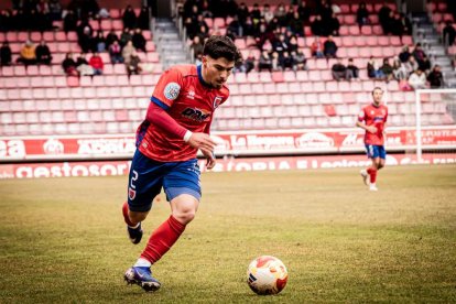 El equipo rojillo se aleja de las opciones de ascenso