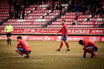 El equipo rojillo se aleja de las opciones de ascenso
