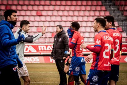 El equipo rojillo se aleja de las opciones de ascenso