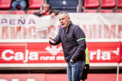 El equipo rojillo se aleja de las opciones de ascenso