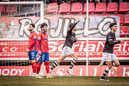 El equipo rojillo se aleja de las opciones de ascenso