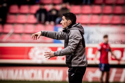 El equipo rojillo se aleja de las opciones de ascenso