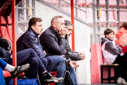 El equipo rojillo se aleja de las opciones de ascenso