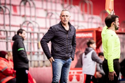 El equipo rojillo se aleja de las opciones de ascenso