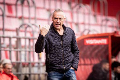 El equipo rojillo se aleja de las opciones de ascenso