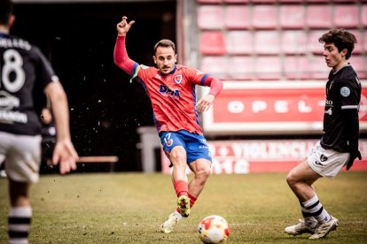 El equipo rojillo se aleja de las opciones de ascenso