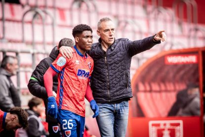 El equipo rojillo se aleja de las opciones de ascenso