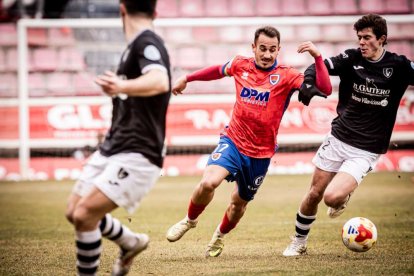 El equipo rojillo se aleja de las opciones de ascenso