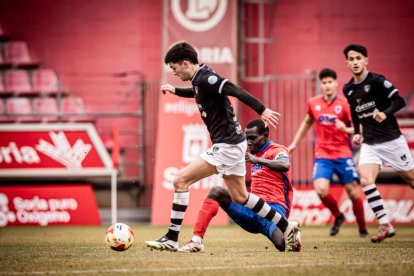 El equipo rojillo se aleja de las opciones de ascenso