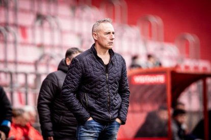 El equipo rojillo se aleja de las opciones de ascenso