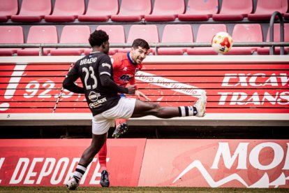 El equipo rojillo se aleja de las opciones de ascenso