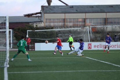 El equipo vence 1-0 a un rival de la parte alta