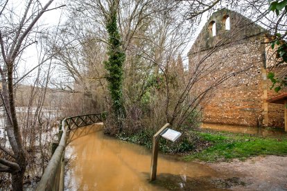 Zonas inundadas tras la fuerte crecida del río.